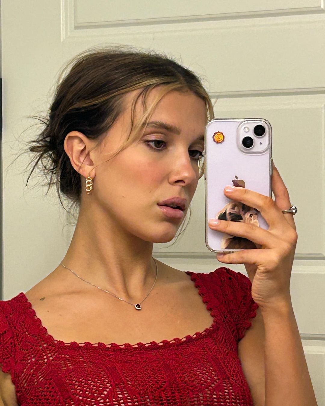 Millie Bobby Brown 24 Слив Фото, Millie Bobby Brown Слитые Горячие Фото 24