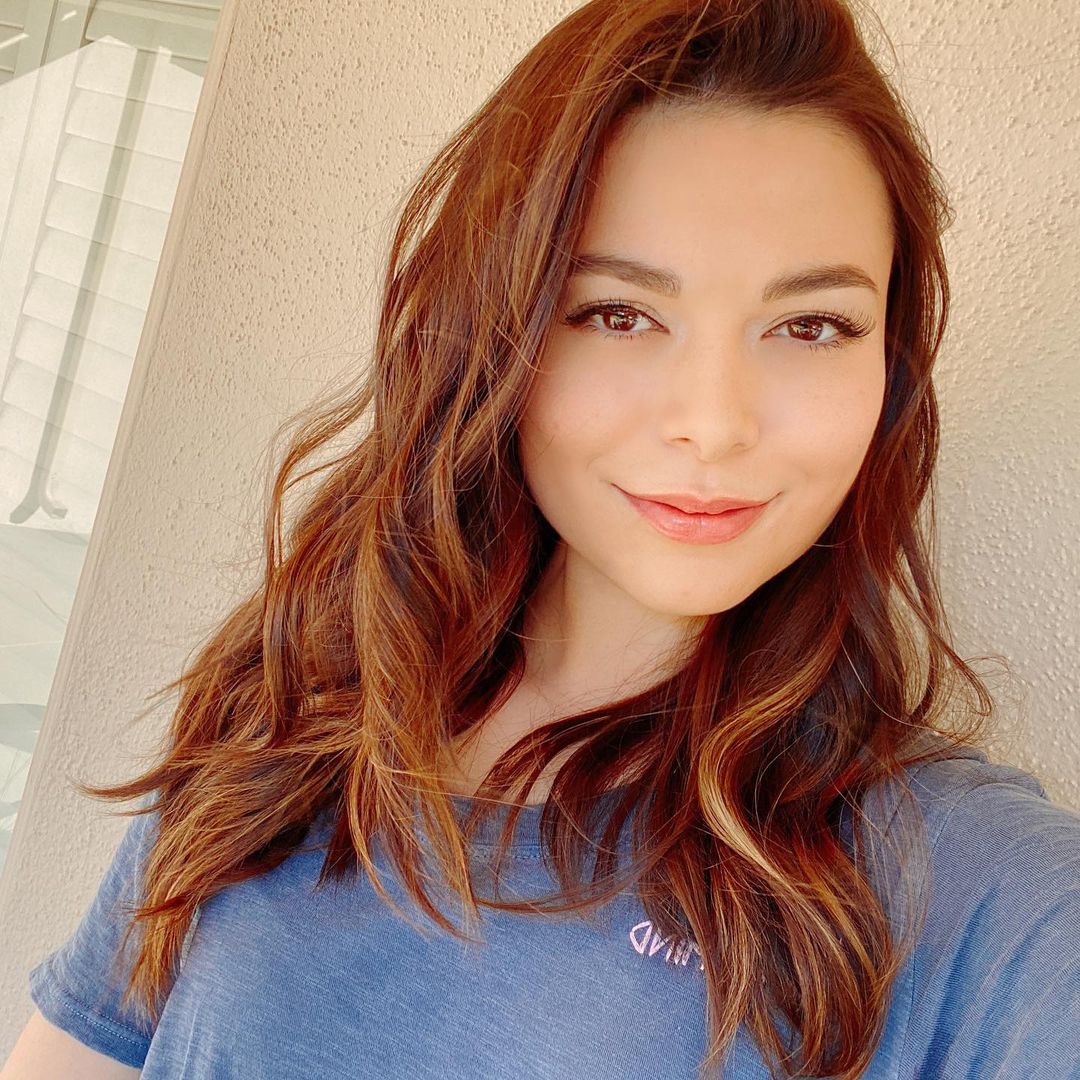 Miranda Cosgrove 24 Слив Фото, Miranda Cosgrove Слитые Горячие Фото 24